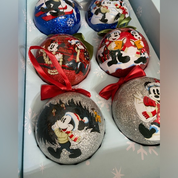Disney winter ornament set - Picture 9 of 9